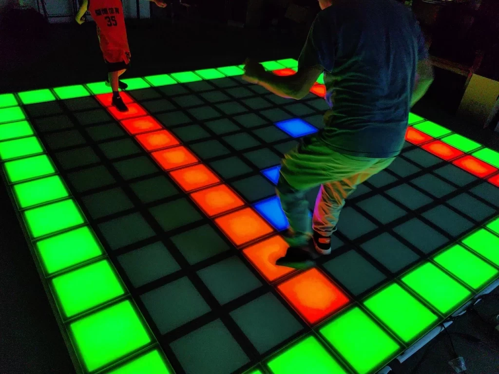 interaktyvių grindų žaidimas